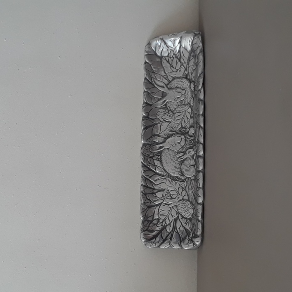 Cast aluminum Bunny Tray